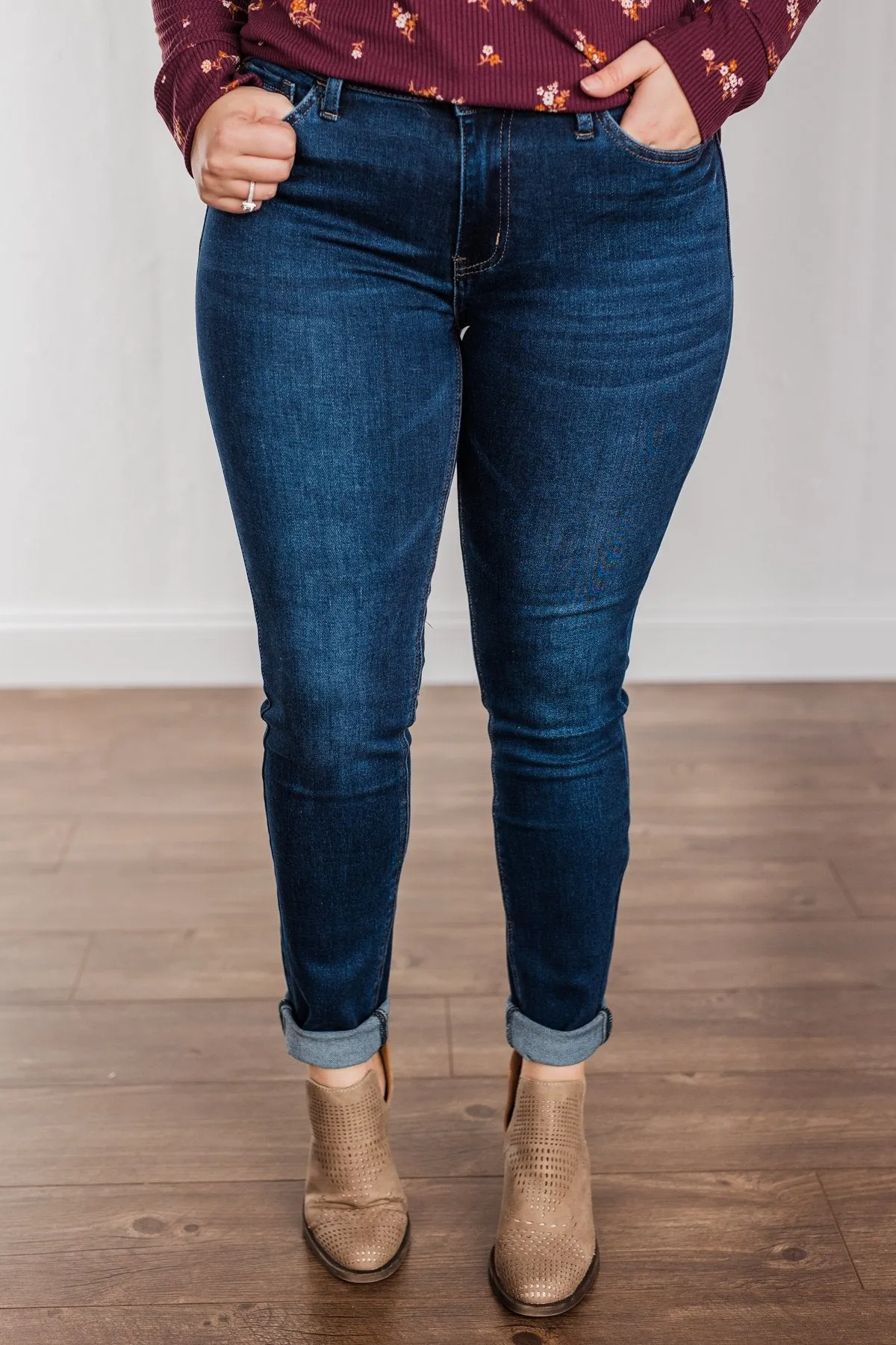 Vervet Mid-Rise Skinny Jean- Arabella Wash