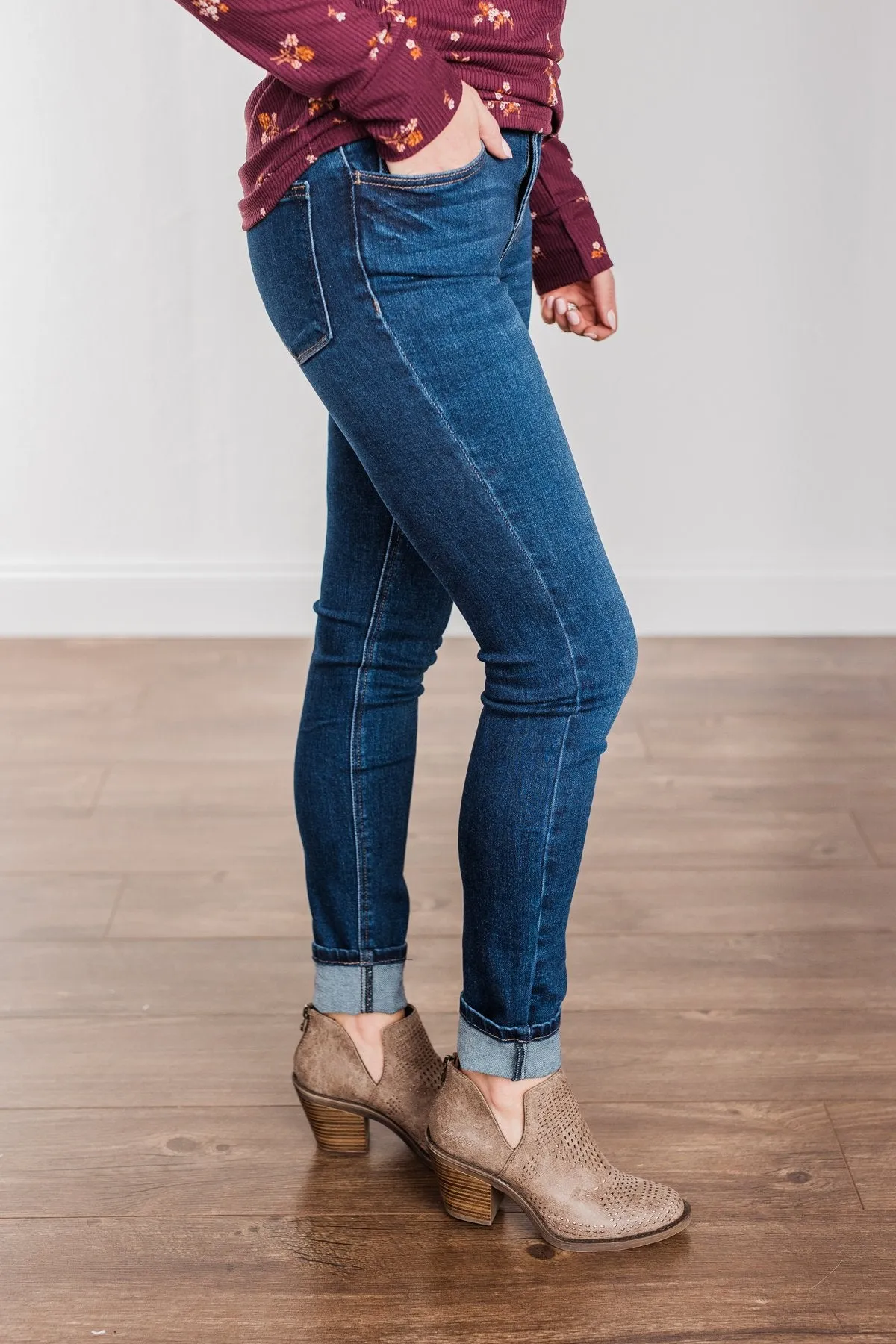 Vervet Mid-Rise Skinny Jean- Arabella Wash