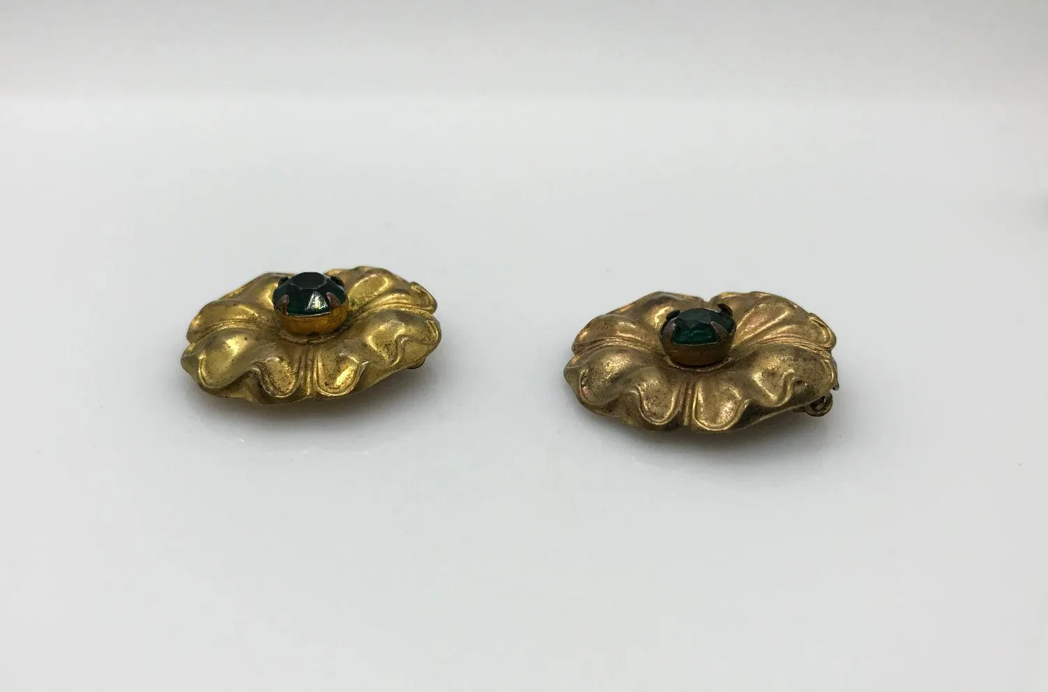 Vintage Floral Shoe Clips with Green Center Stones